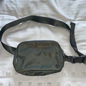 Lululemon 2L Belt Bag